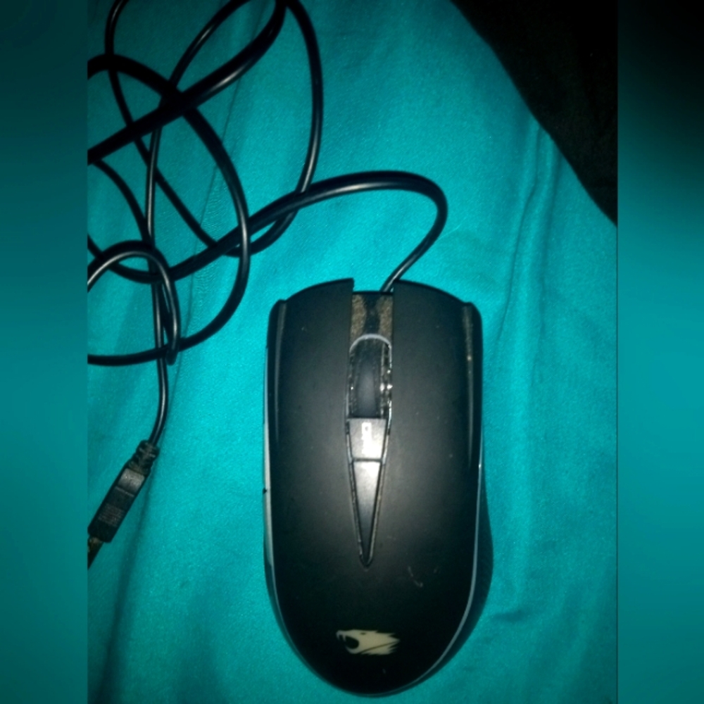 Zeus E2 Gaming Mouse iBuyPower Sleek Black And Silver Design DPI